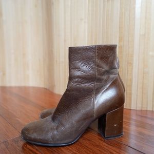 Leather heeled ankleboots from French brand Noë